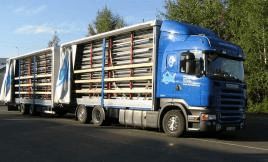 Transport des containers en kit à plat dans un camion